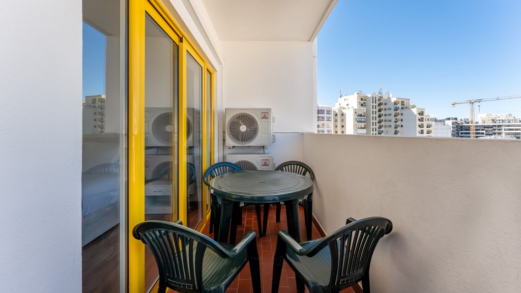 Serene Blue 1 BDR Flat With Balcony by LovelyStay