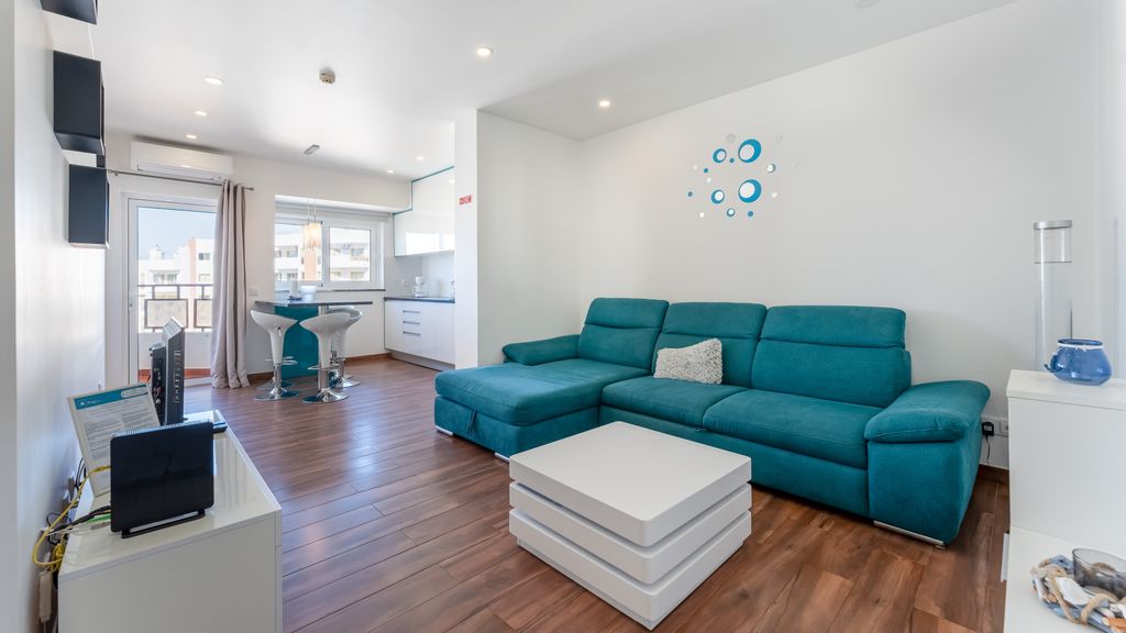 Serene Blue 1 BDR Flat With Balcony by LovelyStay