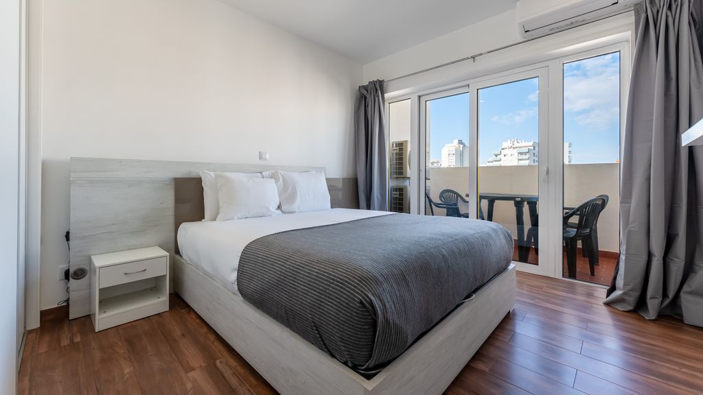 Serene Blue 1 BDR Flat With Balcony by LovelyStay