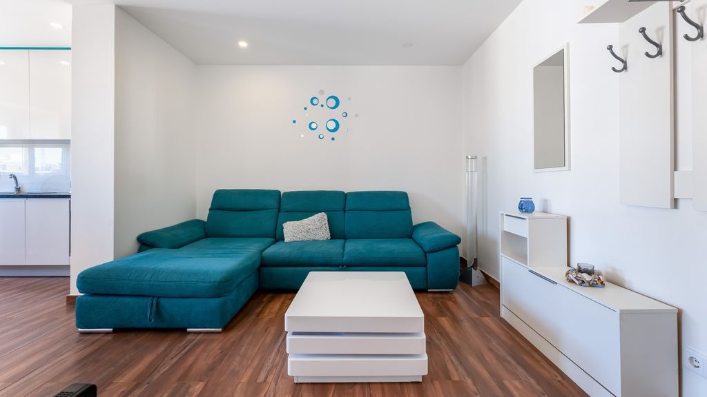 Serene Blue 1 BDR Flat With Balcony by LovelyStay