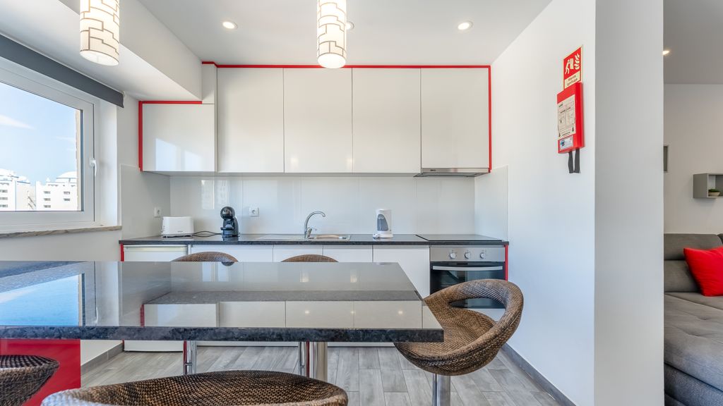 Red Velvet 1 BDR Flat With Balcony by LovelyStay