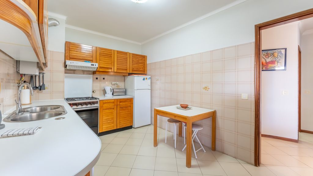2 BDR Flat With Pool in Vilamoura by LovelyStay