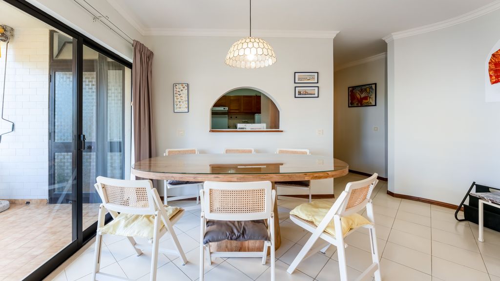 2 BDR Flat With Pool in Vilamoura by LovelyStay