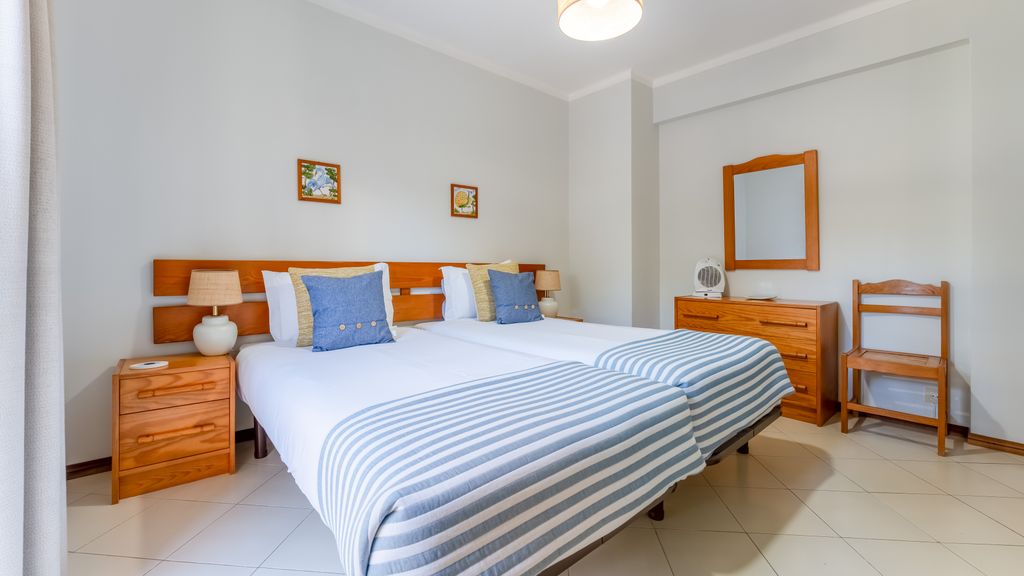 2 BDR Flat With Pool in Vilamoura by LovelyStay