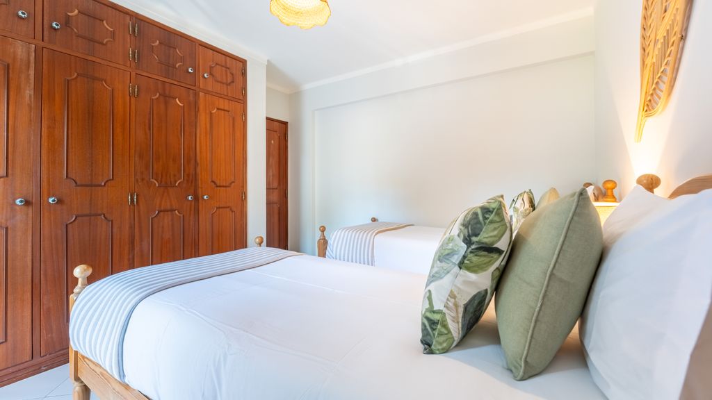 2 BDR Flat With Pool in Vilamoura by LovelyStay