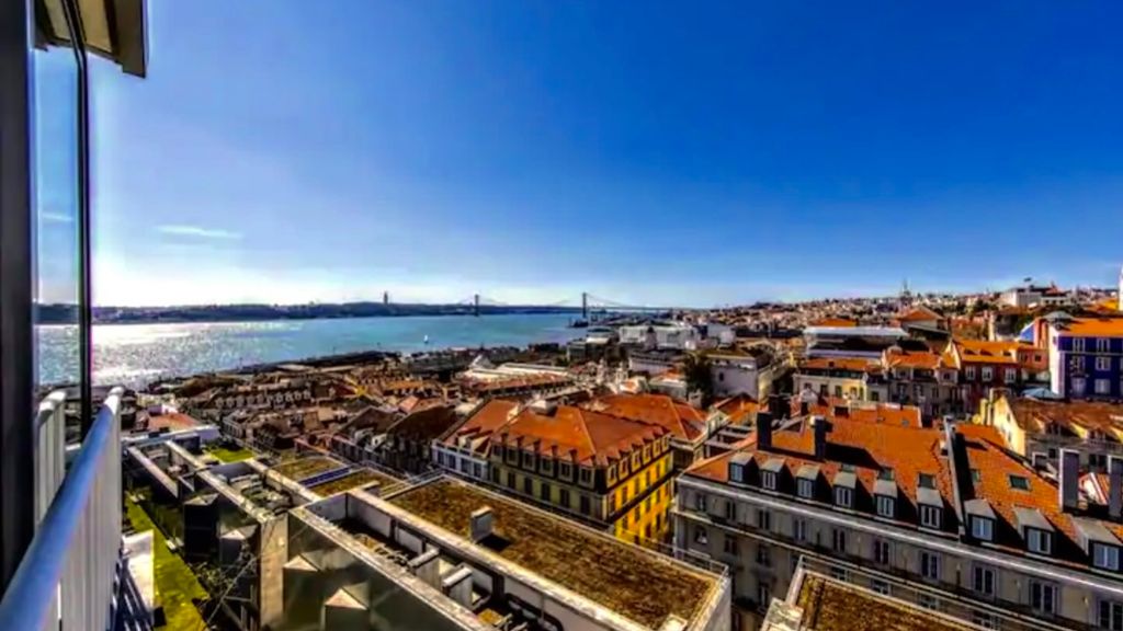 Full Sky in Chiado by LovelyStay