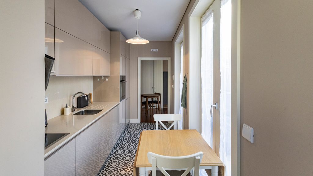 Cardosas Spacious Studio by LovelyStay
