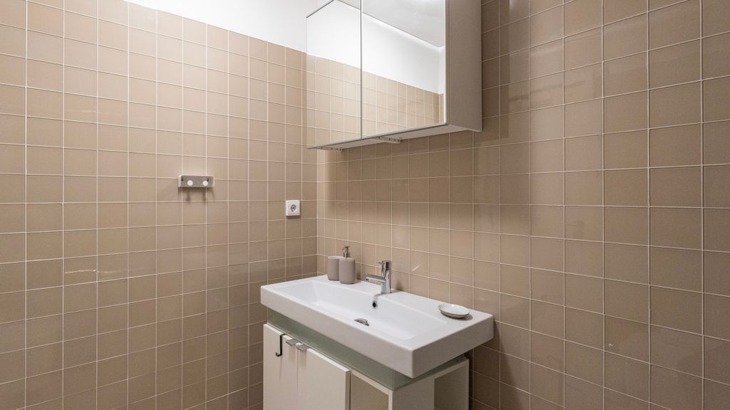 Cardosas Spacious Studio by LovelyStay