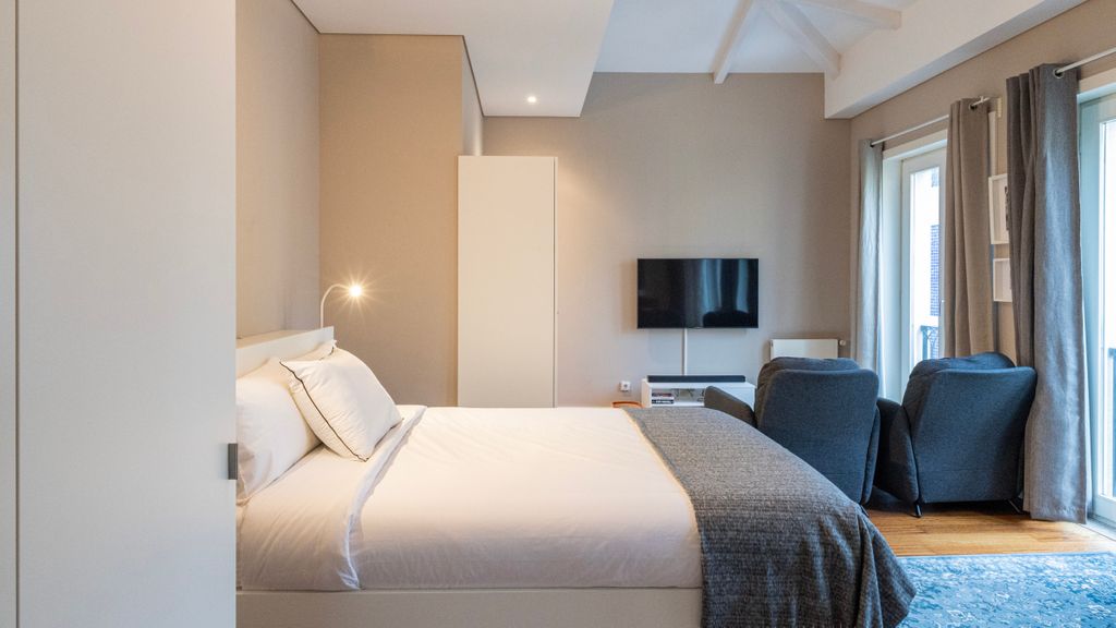 Cardosas Spacious Studio by LovelyStay
