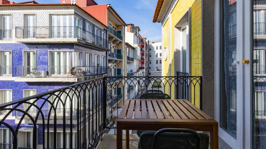 Cardosas Spacious Studio by LovelyStay