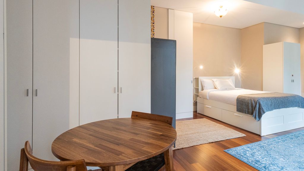 Cardosas Spacious Studio by LovelyStay