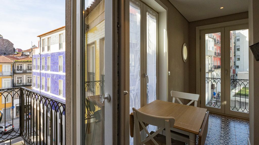 Cardosas Spacious Studio by LovelyStay
