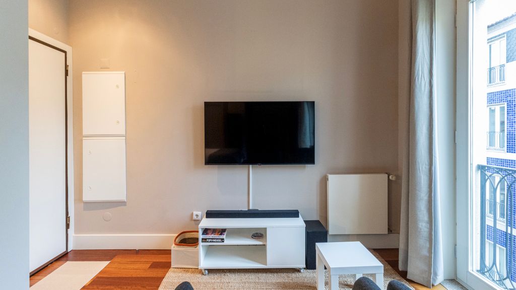 Cardosas Spacious Studio by LovelyStay