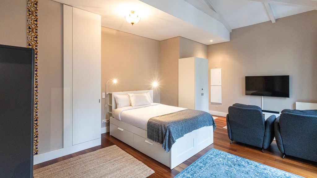 Cardosas Spacious Studio by LovelyStay