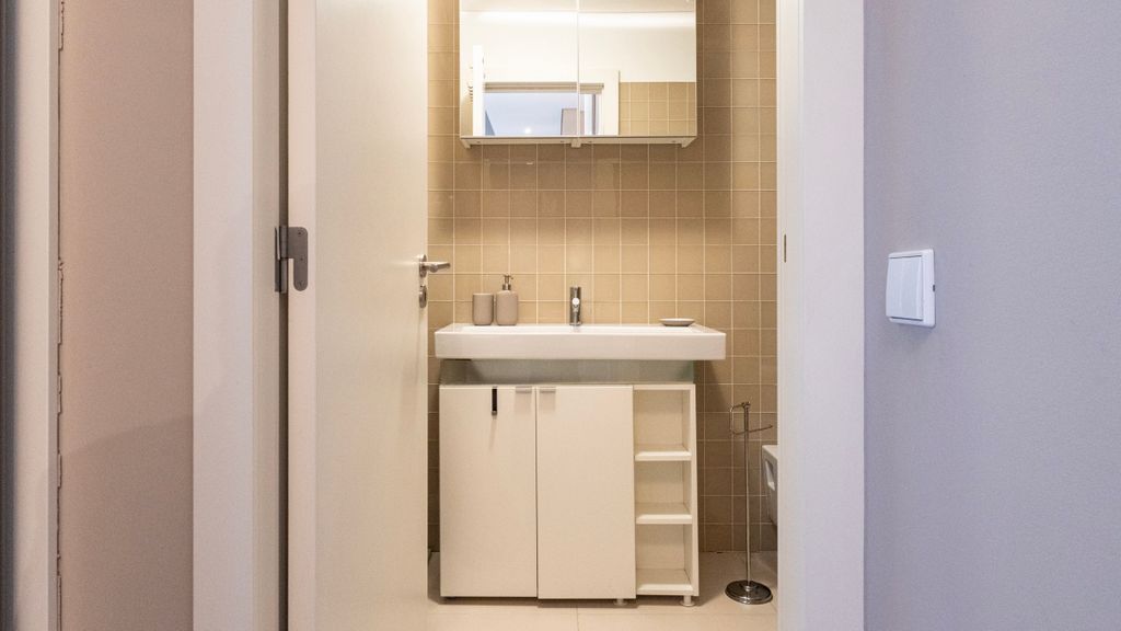 Cardosas Spacious Studio by LovelyStay