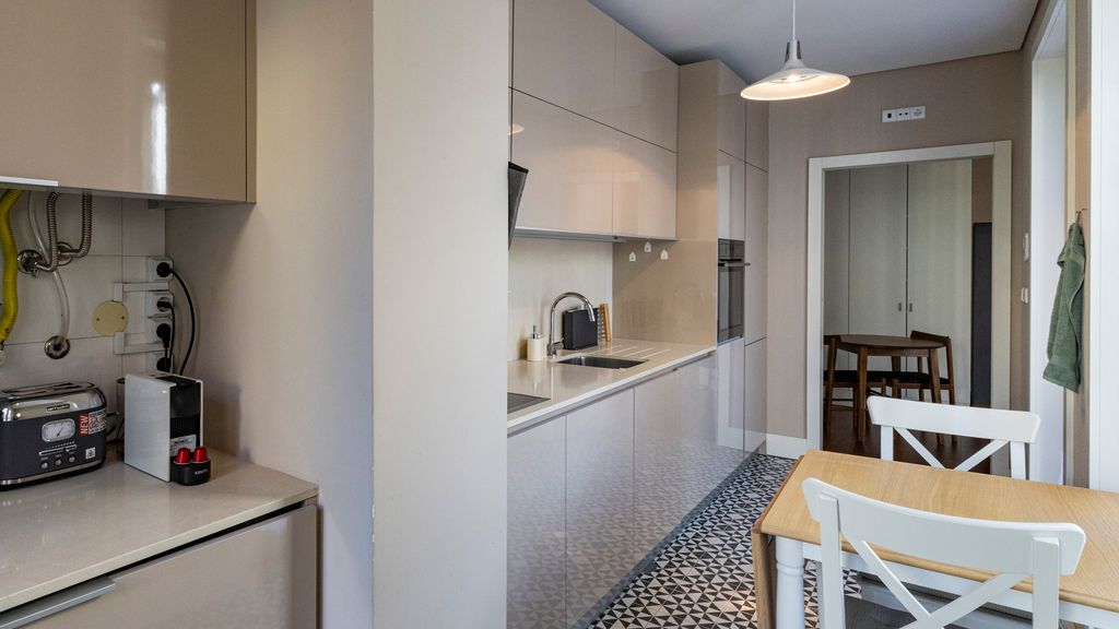 Cardosas Spacious Studio by LovelyStay