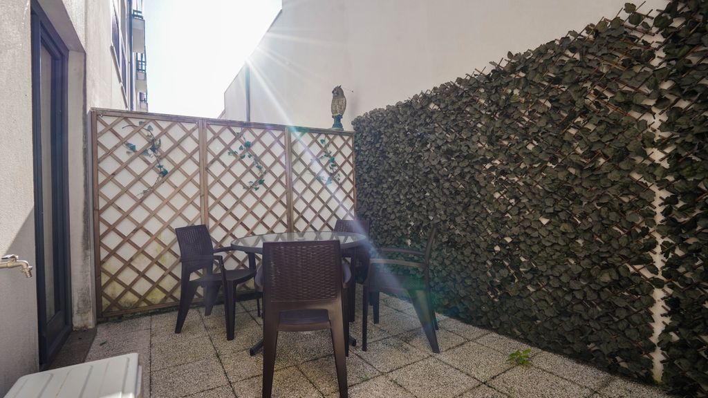 Flores The Green Quiet Apartment by LovelyStay