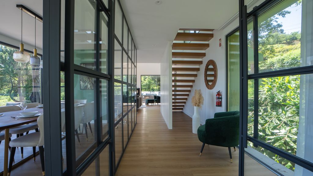 Panorama House by LovelyStay
