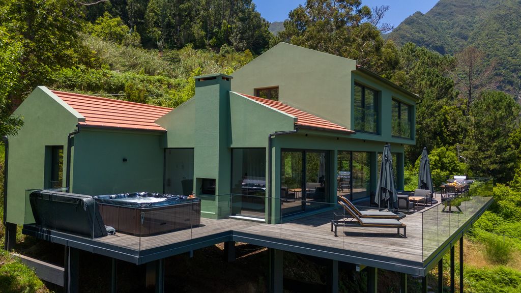 Panorama House by LovelyStay