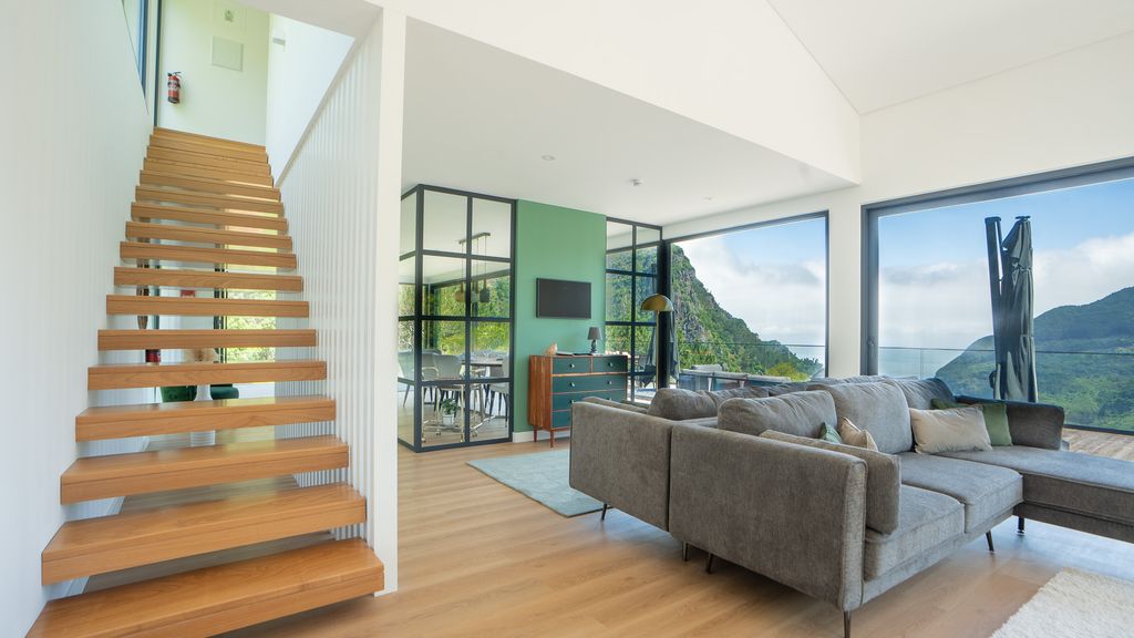 Panorama House by LovelyStay