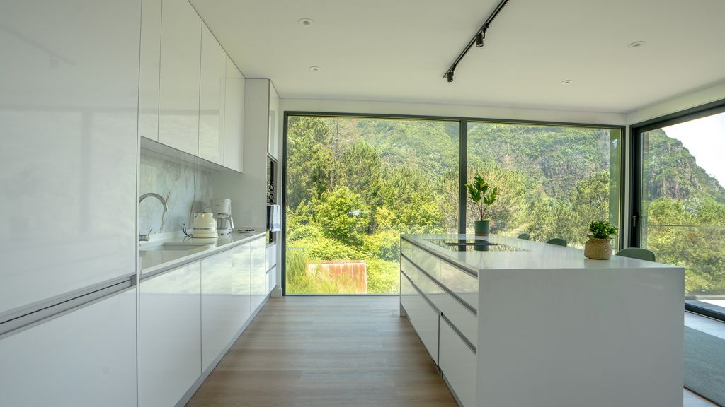 Panorama House by LovelyStay