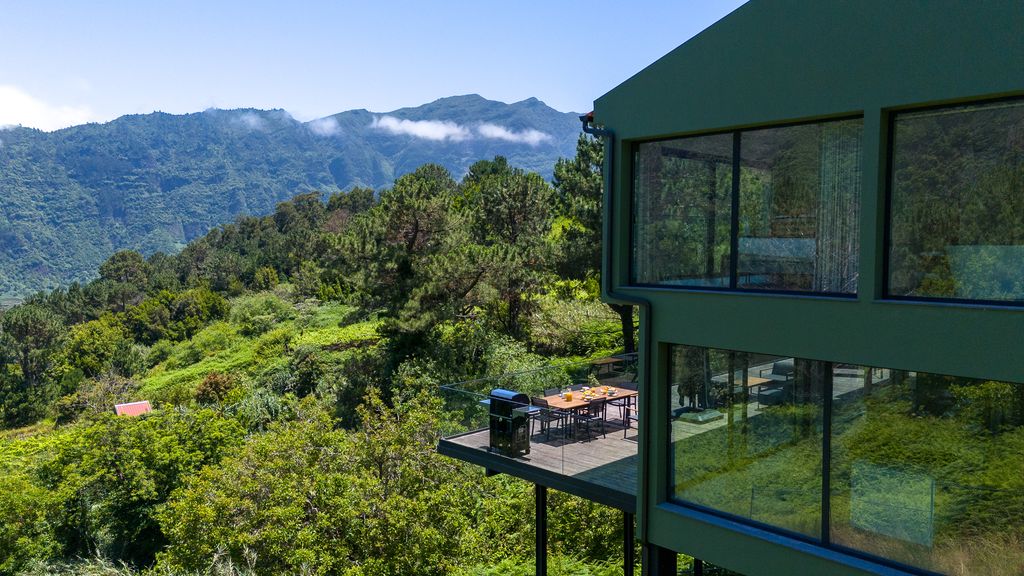 Panorama House by LovelyStay
