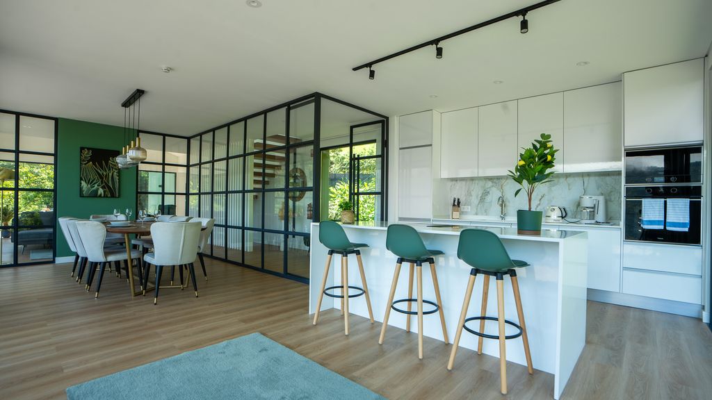 Panorama House by LovelyStay