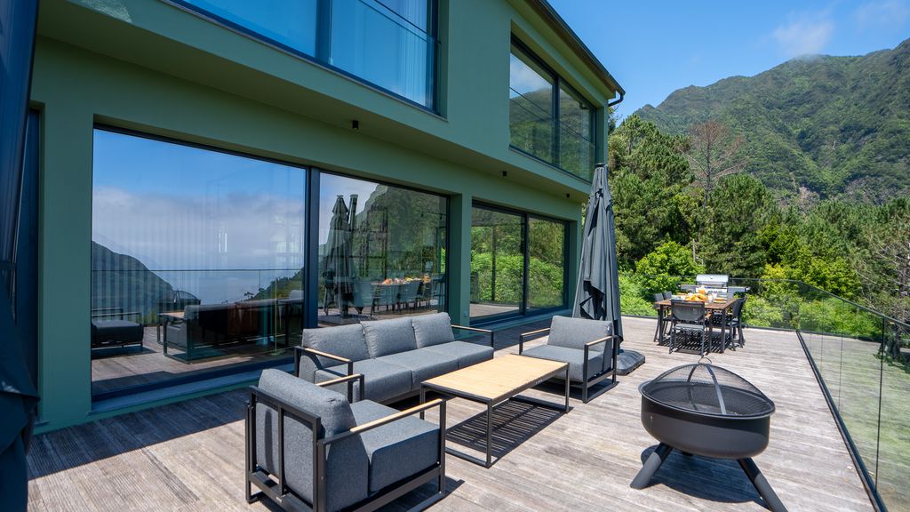 Panorama House by LovelyStay