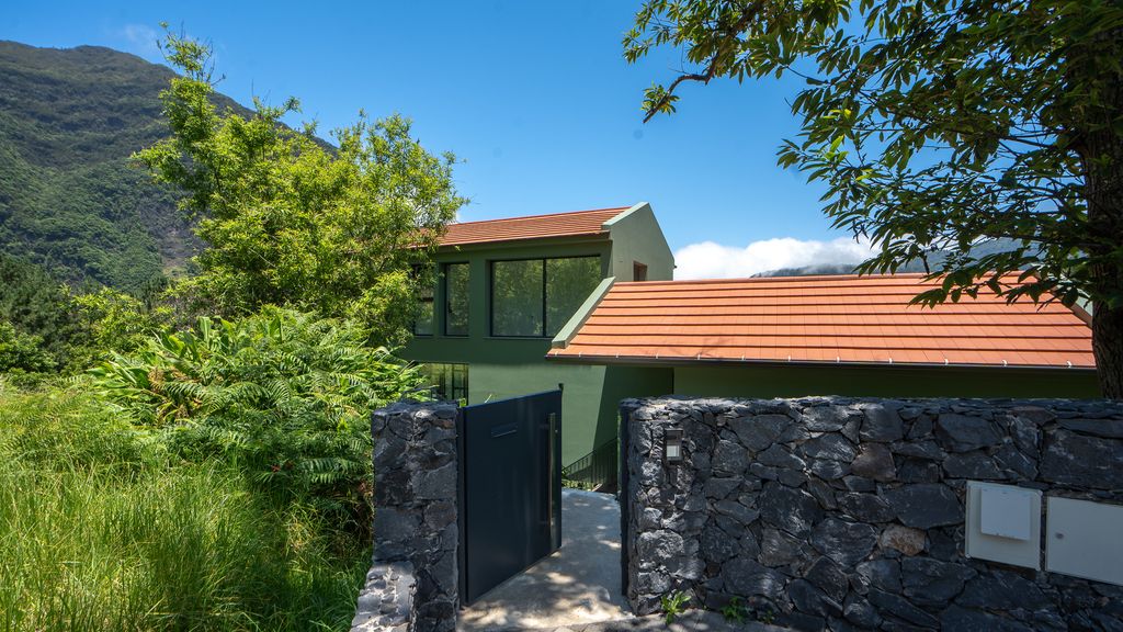 Panorama House by LovelyStay