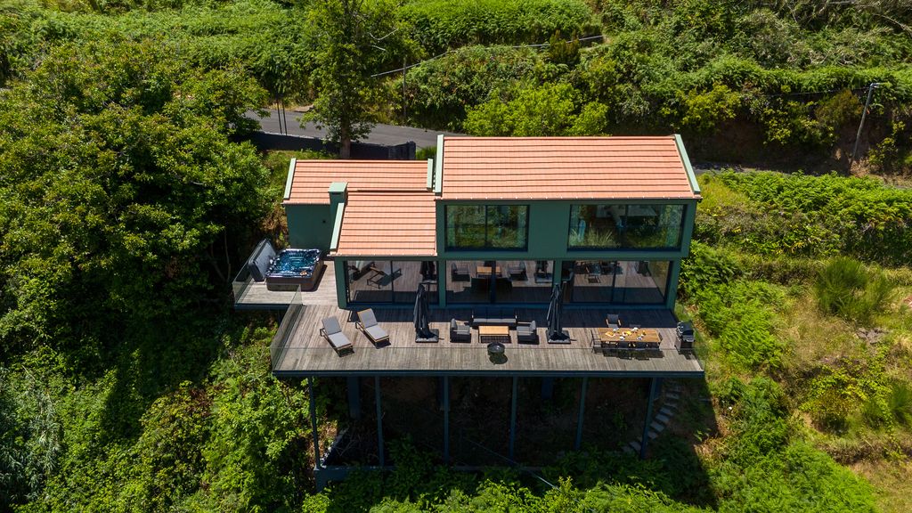 Panorama House by LovelyStay