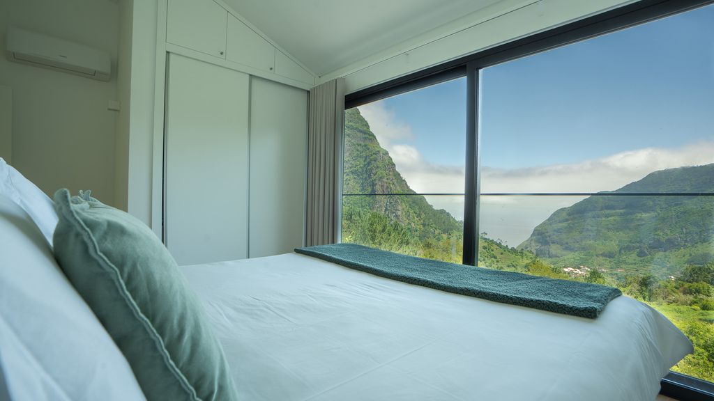 Panorama House by LovelyStay