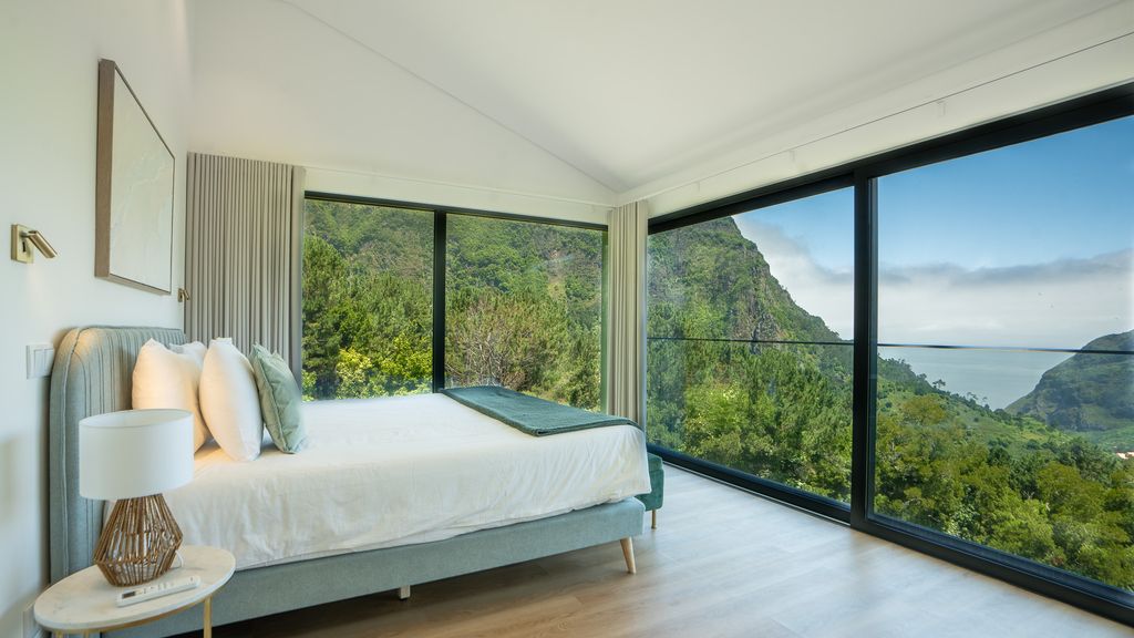 Panorama House by LovelyStay