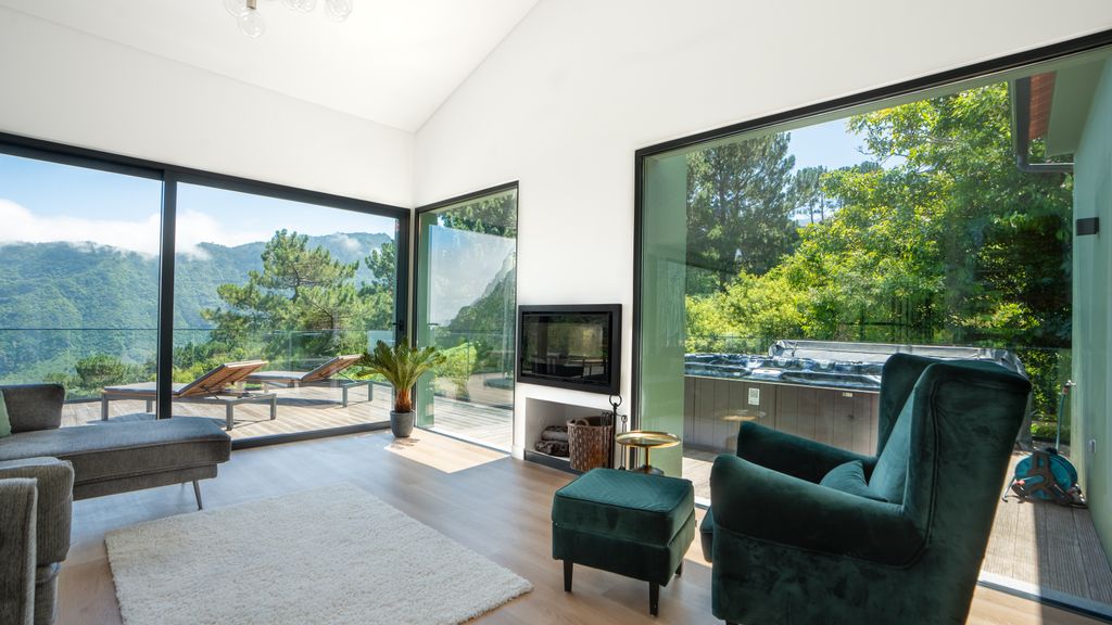 Panorama House by LovelyStay