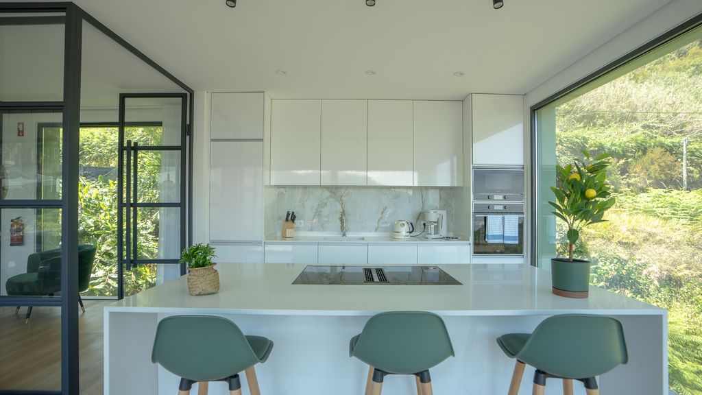 Panorama House by LovelyStay