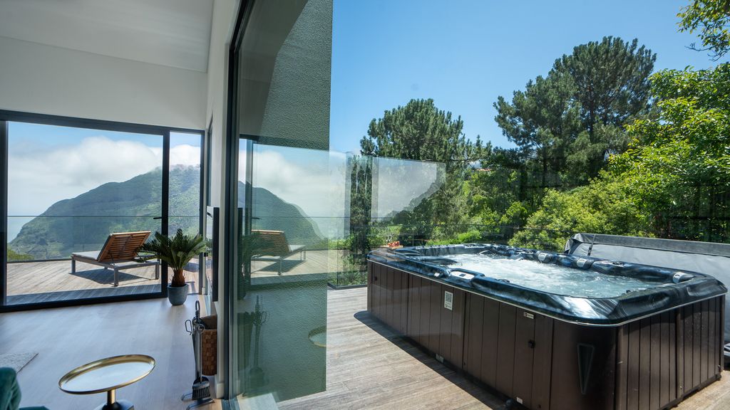 Panorama House by LovelyStay