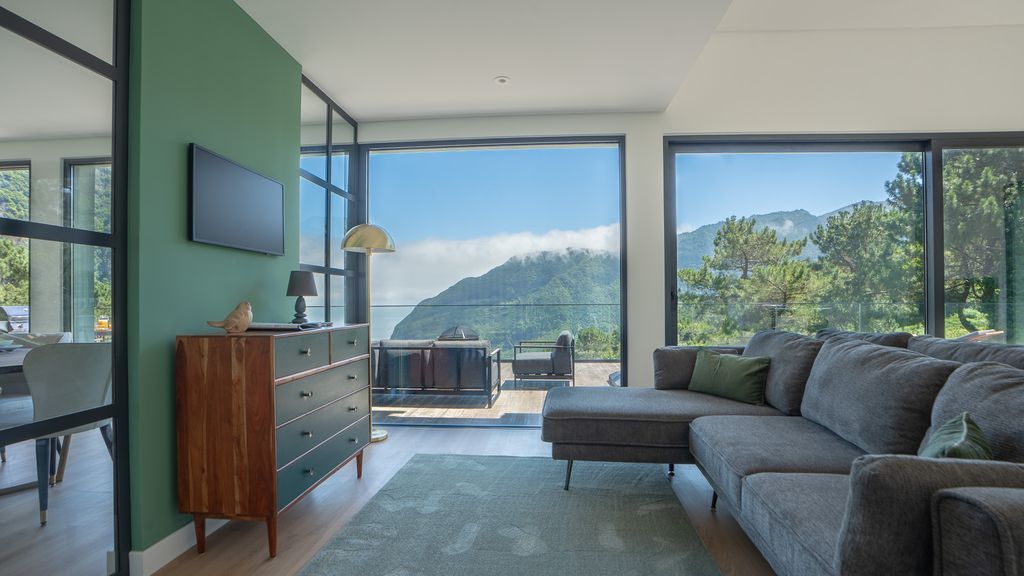 Panorama House by LovelyStay