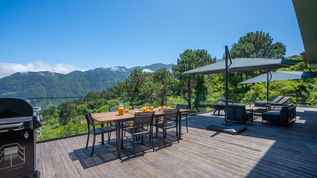Panorama House by LovelyStay