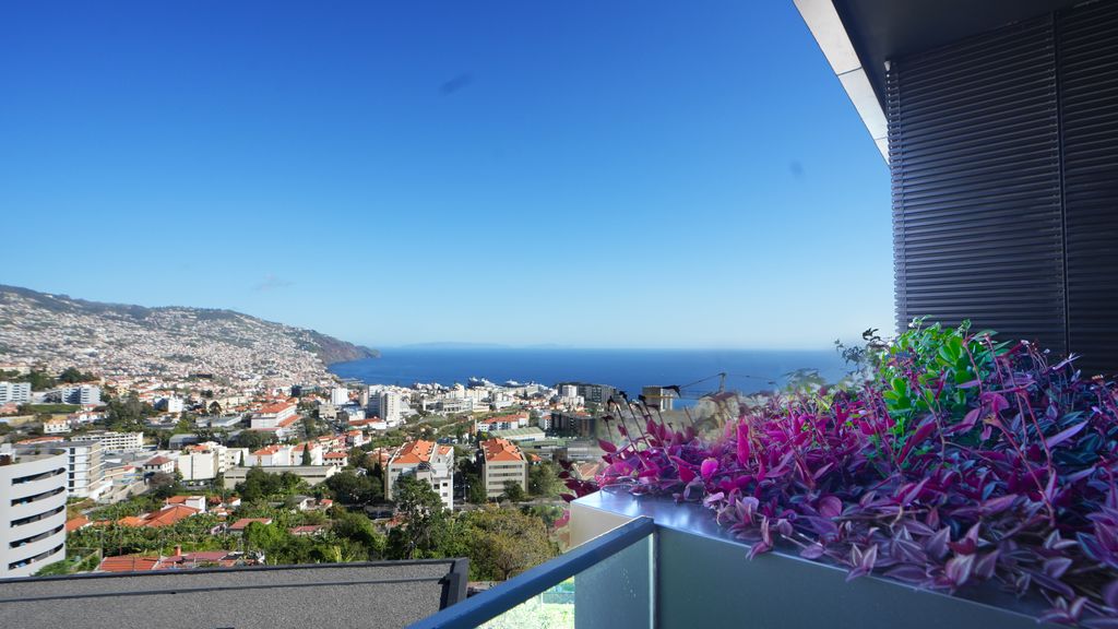 Diamond Ocean View by LovelyStay