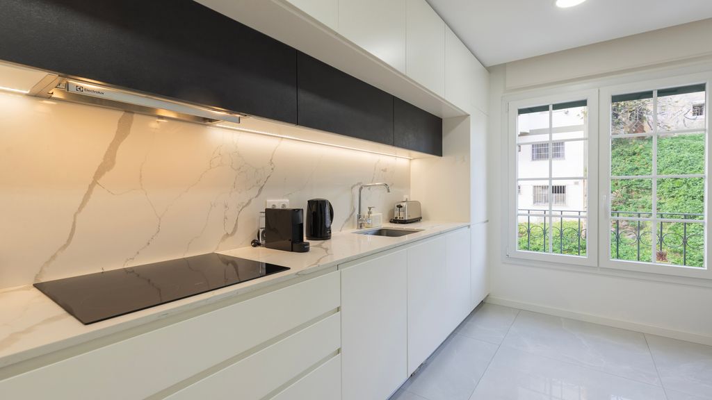 Homely 2BDR Apartment by LovelyStay