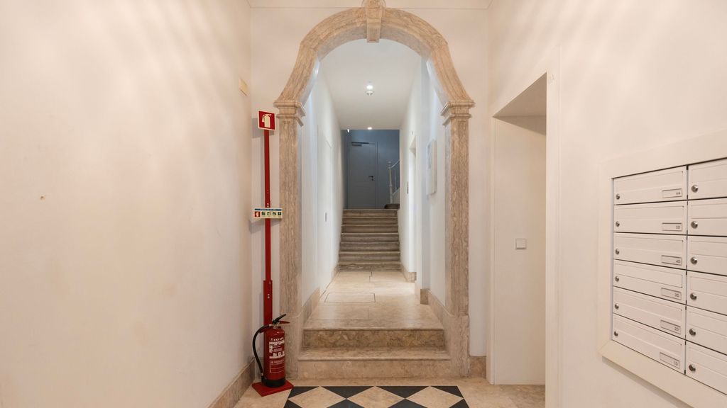 Luxe 1BDR Lisbon Property by LovelyStay