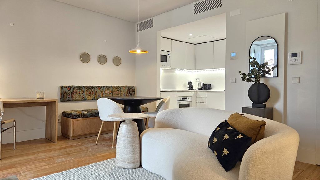 Luxe 1BDR Lisbon Property by LovelyStay