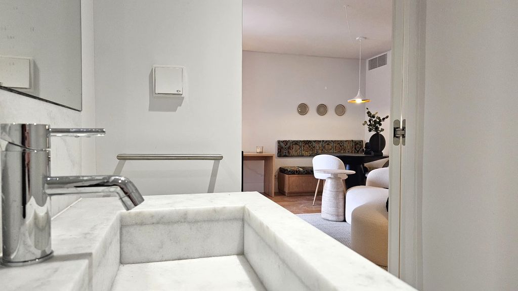 Luxe 1BDR Lisbon Property by LovelyStay