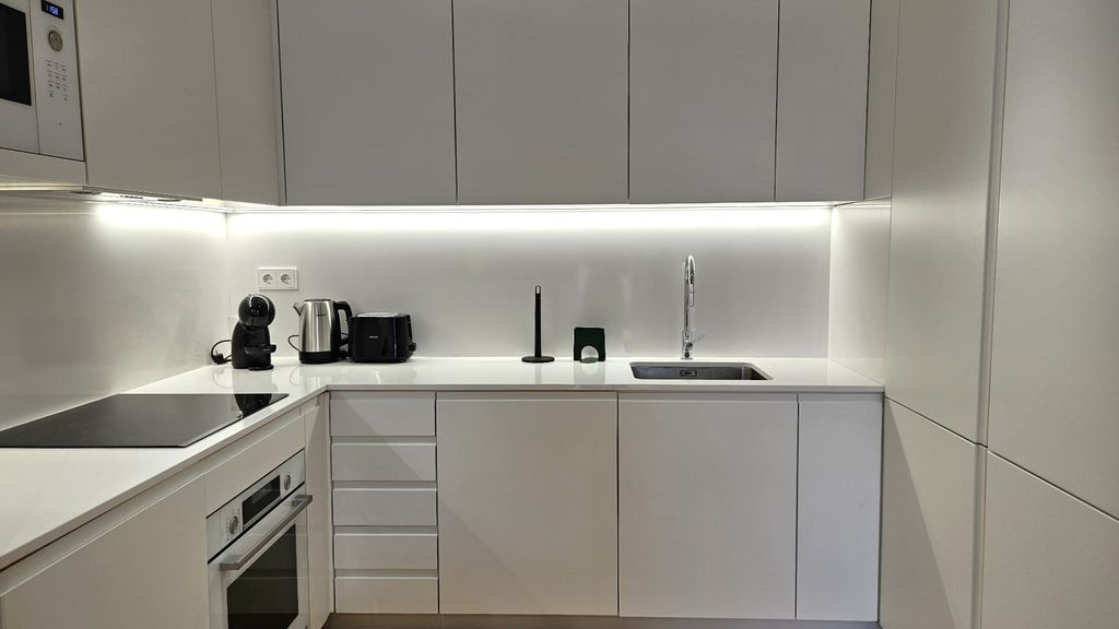 Luxe 1BDR Lisbon Property by LovelyStay