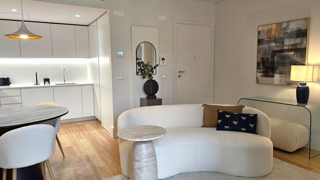 Luxe 1BDR Lisbon Property by LovelyStay