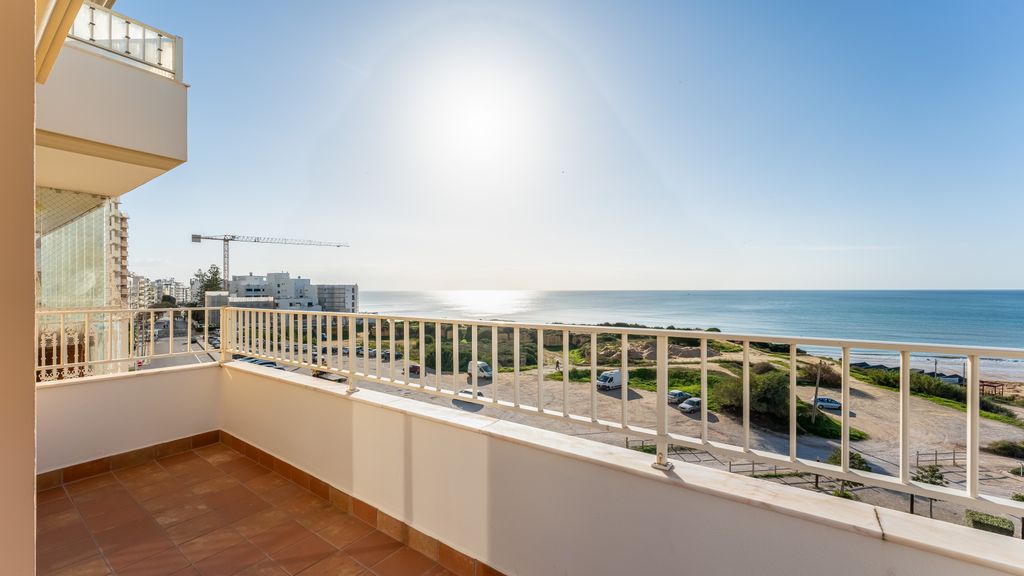 Ocean View 2 BDR Flat With Balcony by LovelyStay