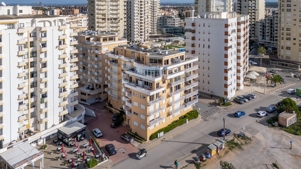 Ocean View 2 BDR Flat With Balcony by LovelyStay