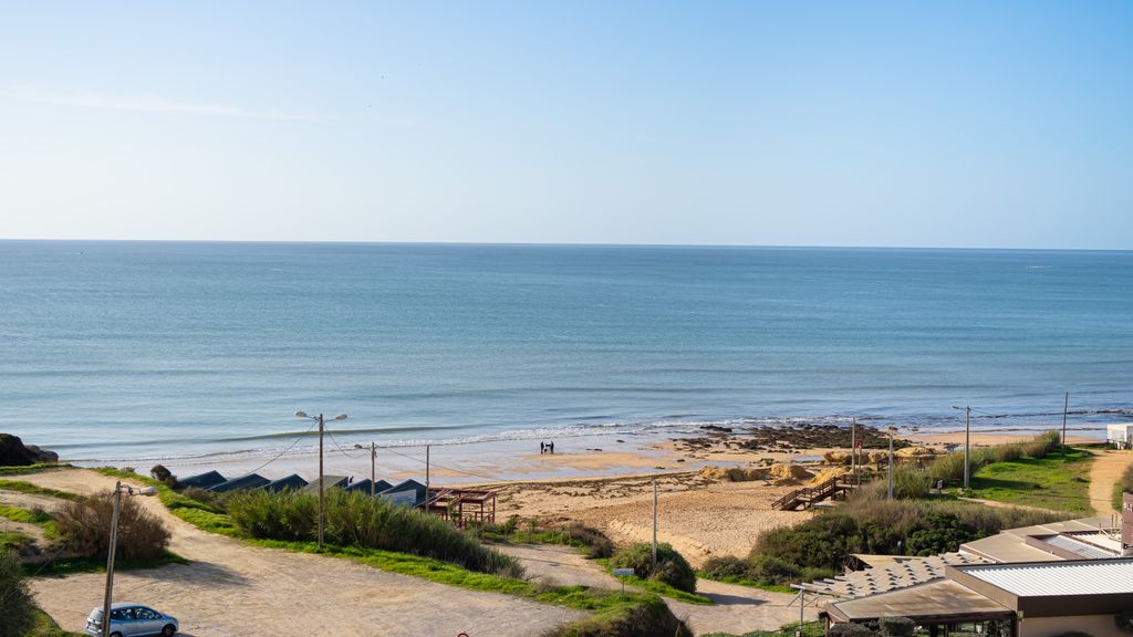Ocean View 2 BDR Flat With Balcony by LovelyStay