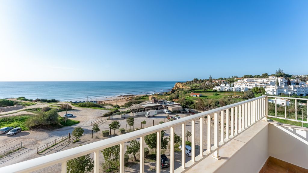 Ocean View 2 BDR Flat With Balcony by LovelyStay