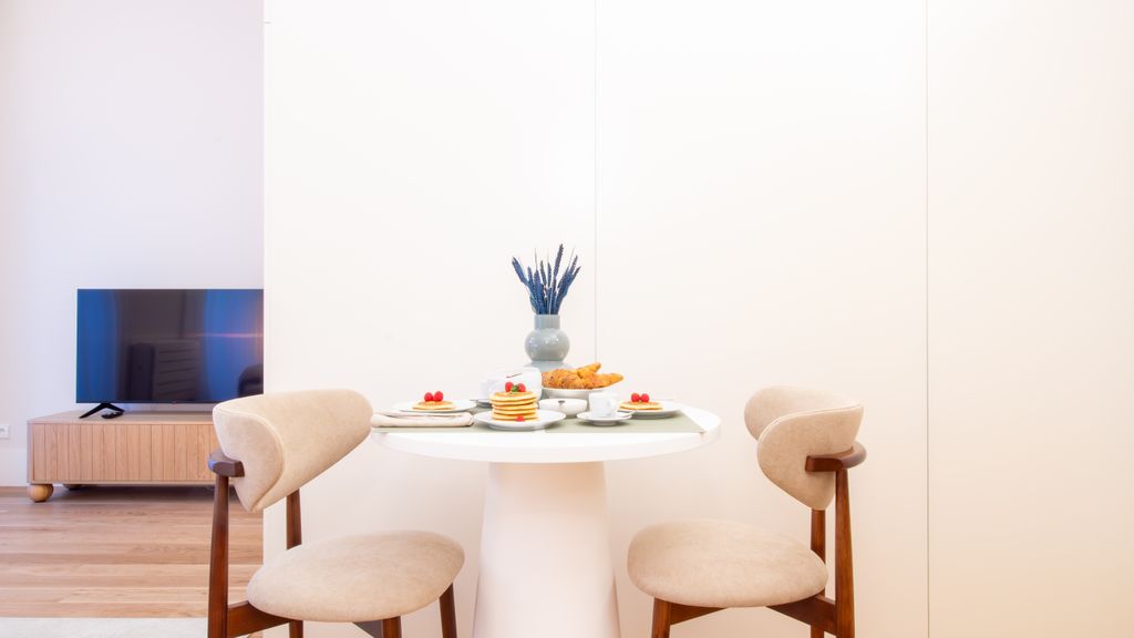 Miguel Bombarda House - 201 by LovelyStay