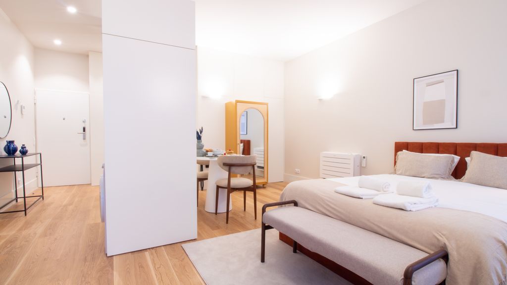 Miguel Bombarda House - 201 by LovelyStay